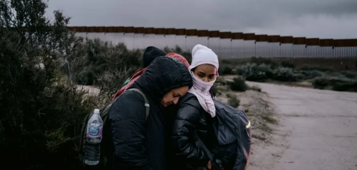 La crisis de migrantes se desplaza de Texas a la frontera de California