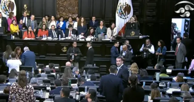 Con traición de Yunes, aprueban reforma judicial de AMLO en el Senado