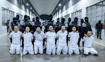 Juez determina que el gobierno de Trump “privó claramente” del debido proceso a venezolanos