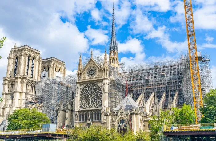 Notre Dame abre sus puertas cinco años después del incendio