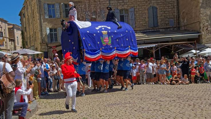 Pézenas celebra 800 años de su Poulain, una tradición vinculada al patrimonio inmaterial de la UNESCO